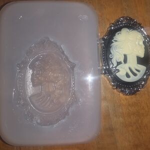 Gothic Cameo Skeleton Lady Pendant Mold For Baking / Resin / Clay,  Food Safe